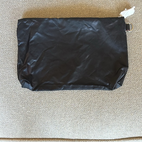 MZ WALLACE makeup bag, new condition - Picture 2 of 5